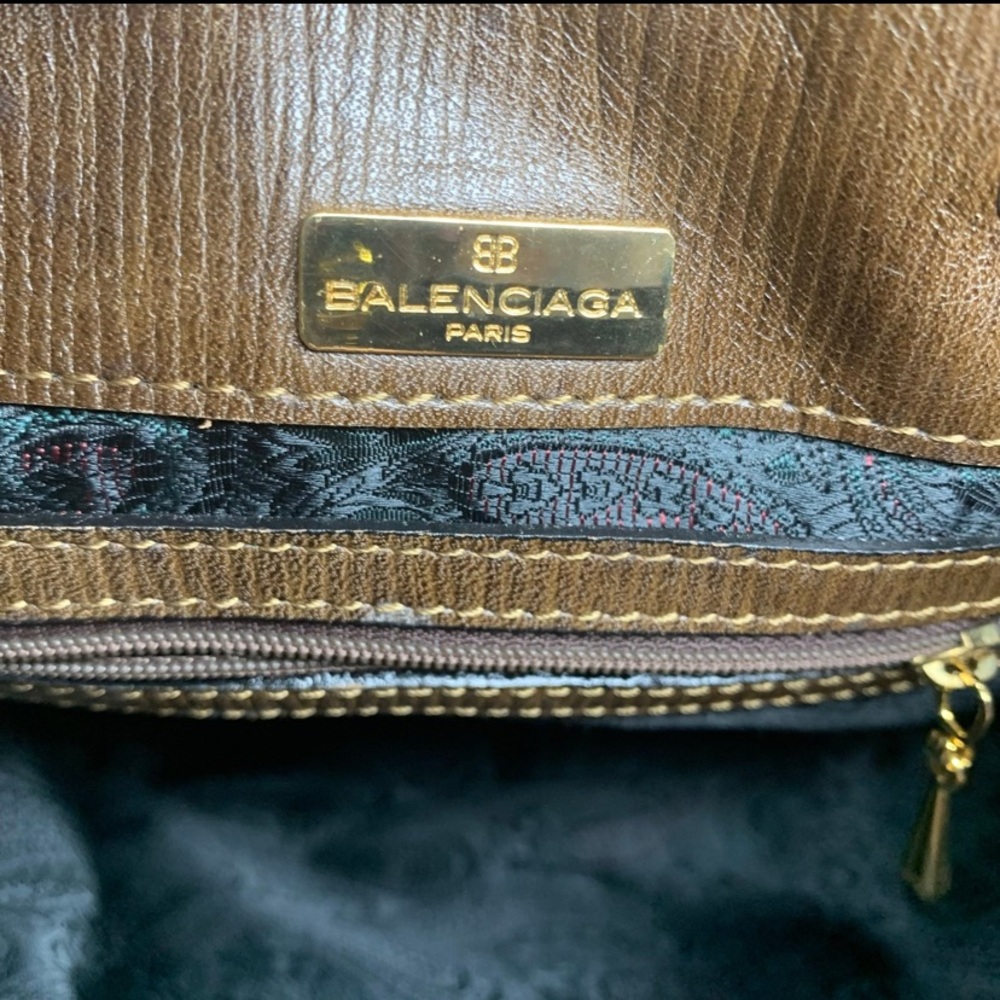 Holiday Sale !Balenciaga Tan Suede Bucket Bag - Picture 9 of 11